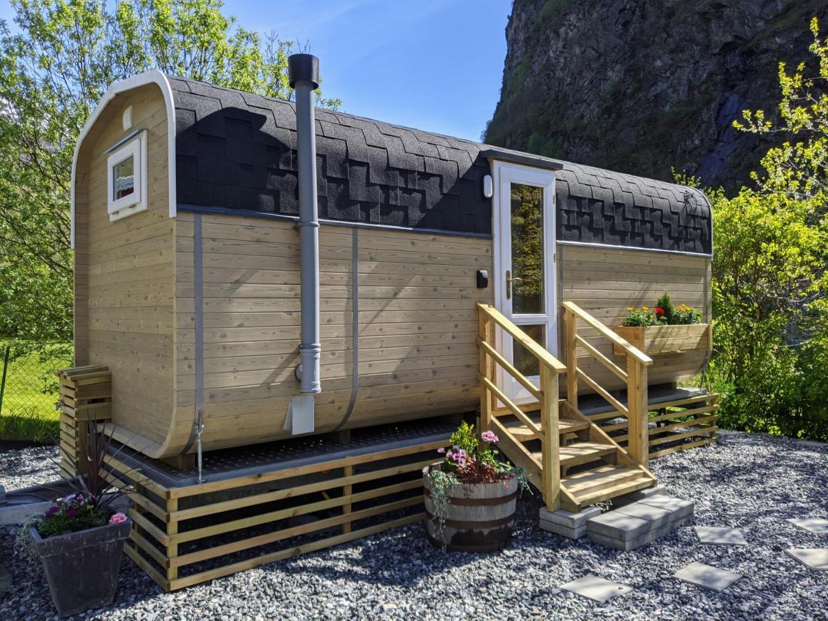 הוילה פלאם Tiny House With Terrace מראה חיצוני תמונה