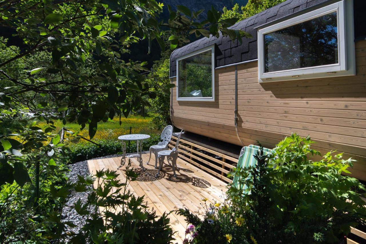 הוילה פלאם Tiny House With Terrace מראה חיצוני תמונה